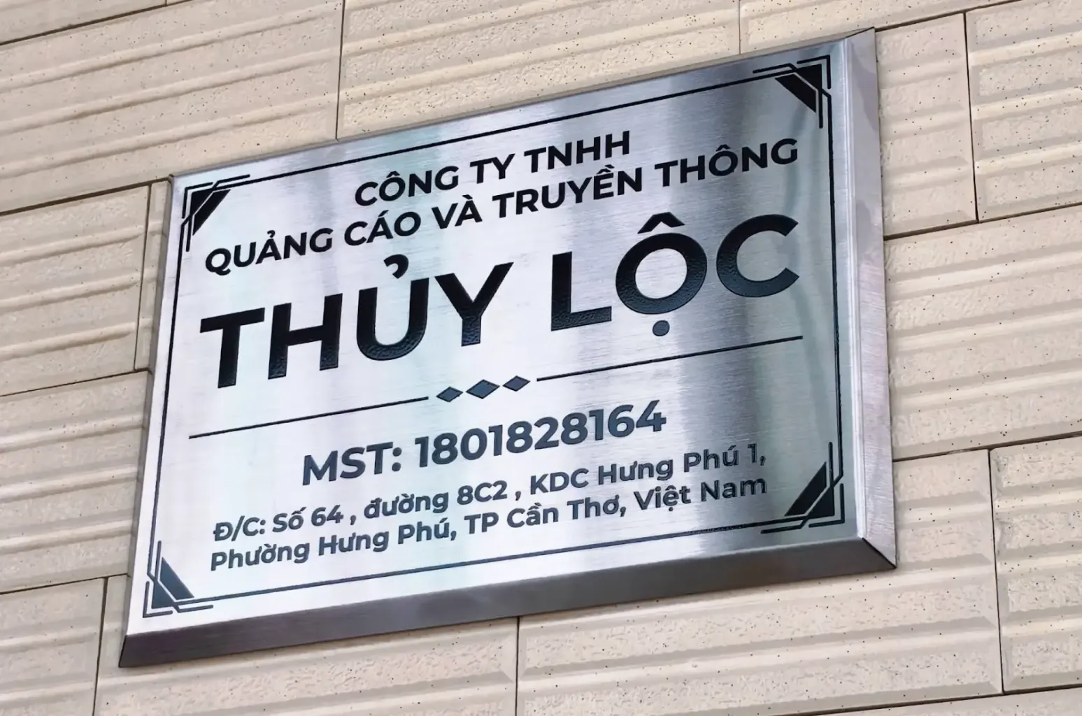 public/upload/html/avt-inthuyloc.webp