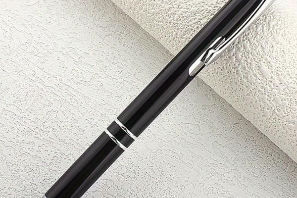 Bút Ký In Logo Doanh Nghiệp - Món Quà Nhỏ Nhưng Tầm Ảnh Hưởng Lớn